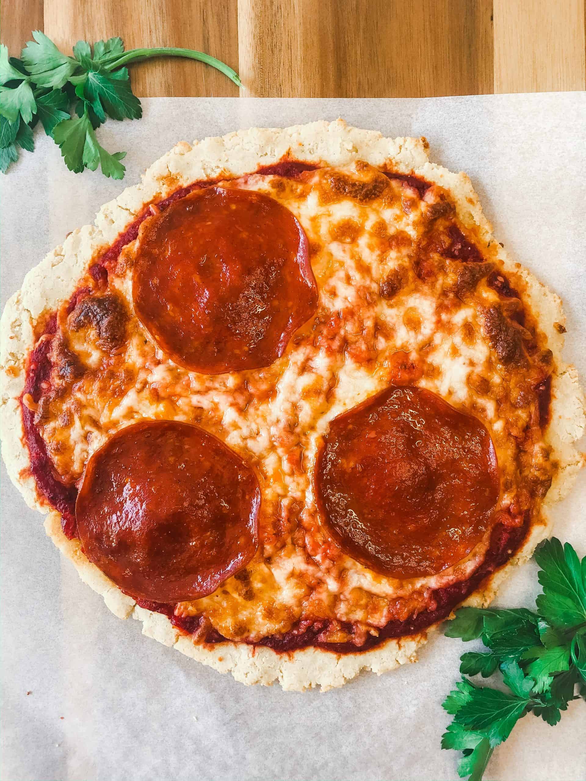 tomato free pizza sauce recipe // livingbeyondallergies.com