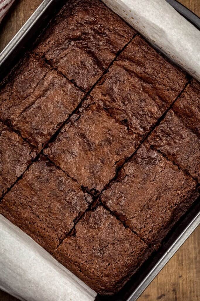 finished brownies without eggs in the baking pan
